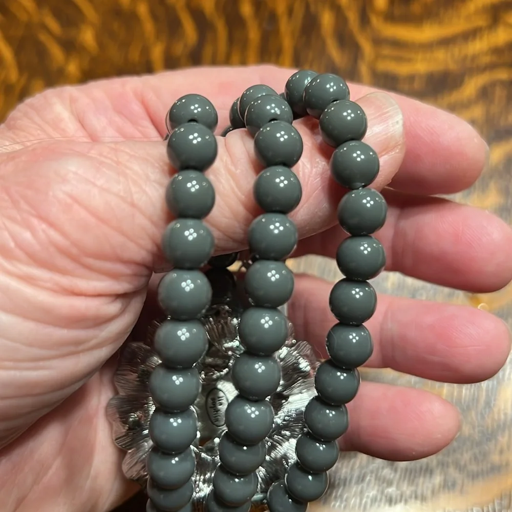 Lia Sophia Bracelet Nordica Crystal Flower Three Strand Grey Resin Bead NWT - Picture 6 of 6